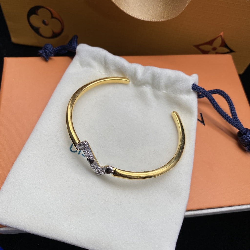 LOUIS VUITTON VOLTE UPSITE DOWN DIAMOND GOLD OPEN BRACELET
