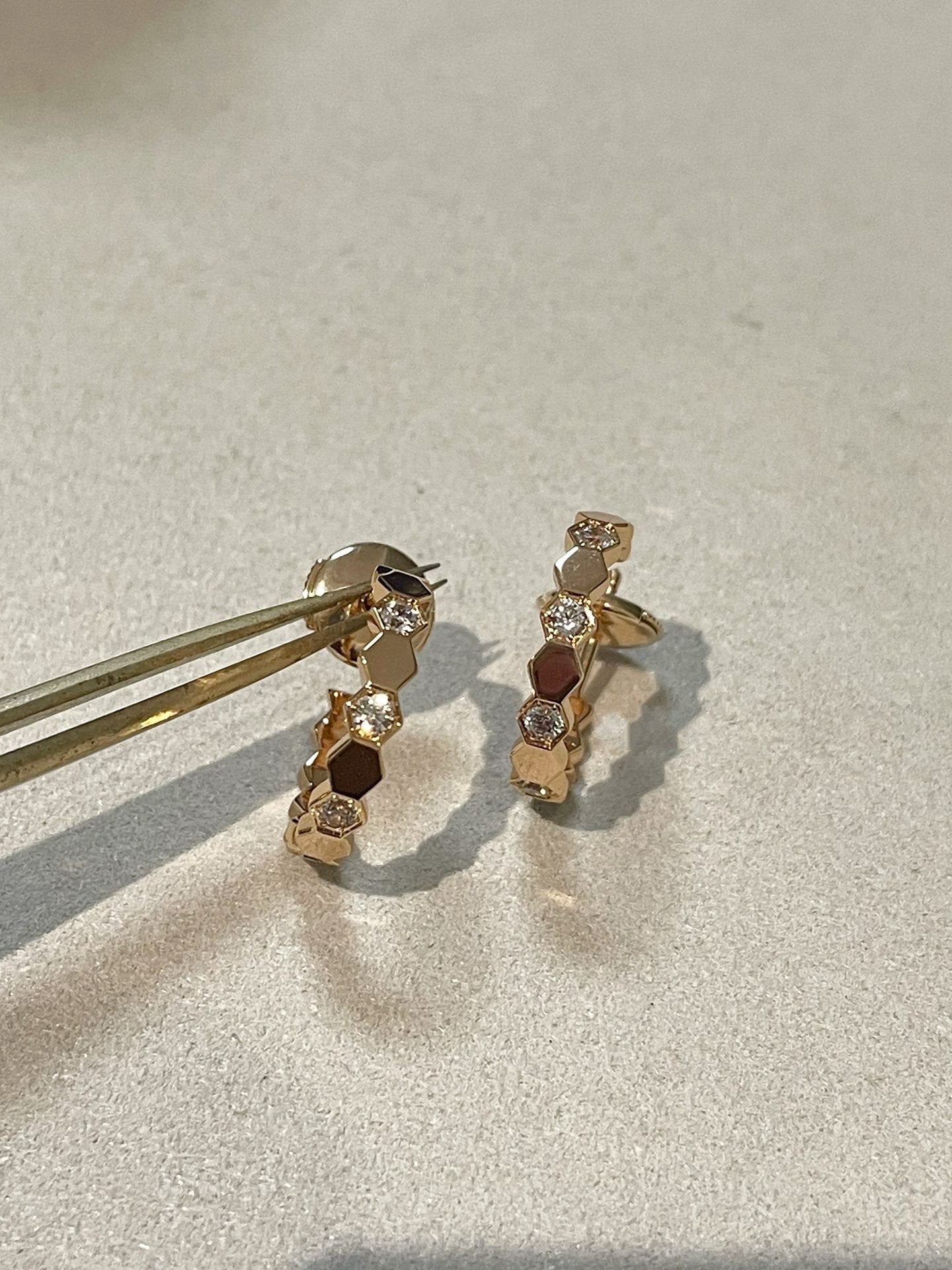 CHAUMET Hollow Design Four-Leaf Clover Flower Shape Earrings