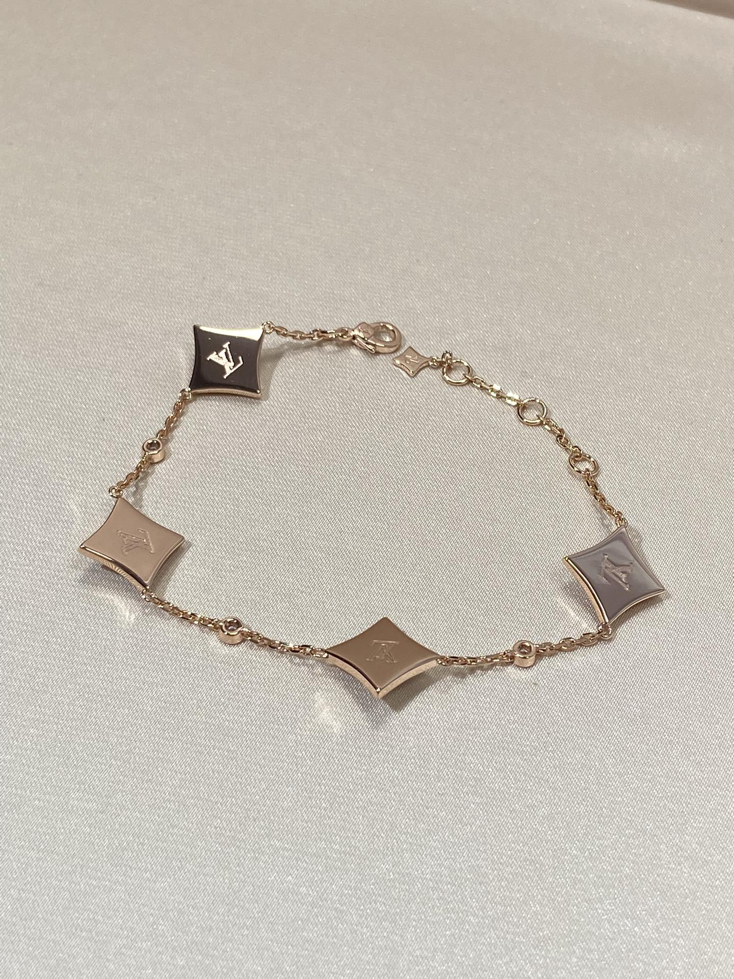 LOUIS VUITTON STAR 4 MOTIF MOP DIAMOND PINK GOLD BRACELET