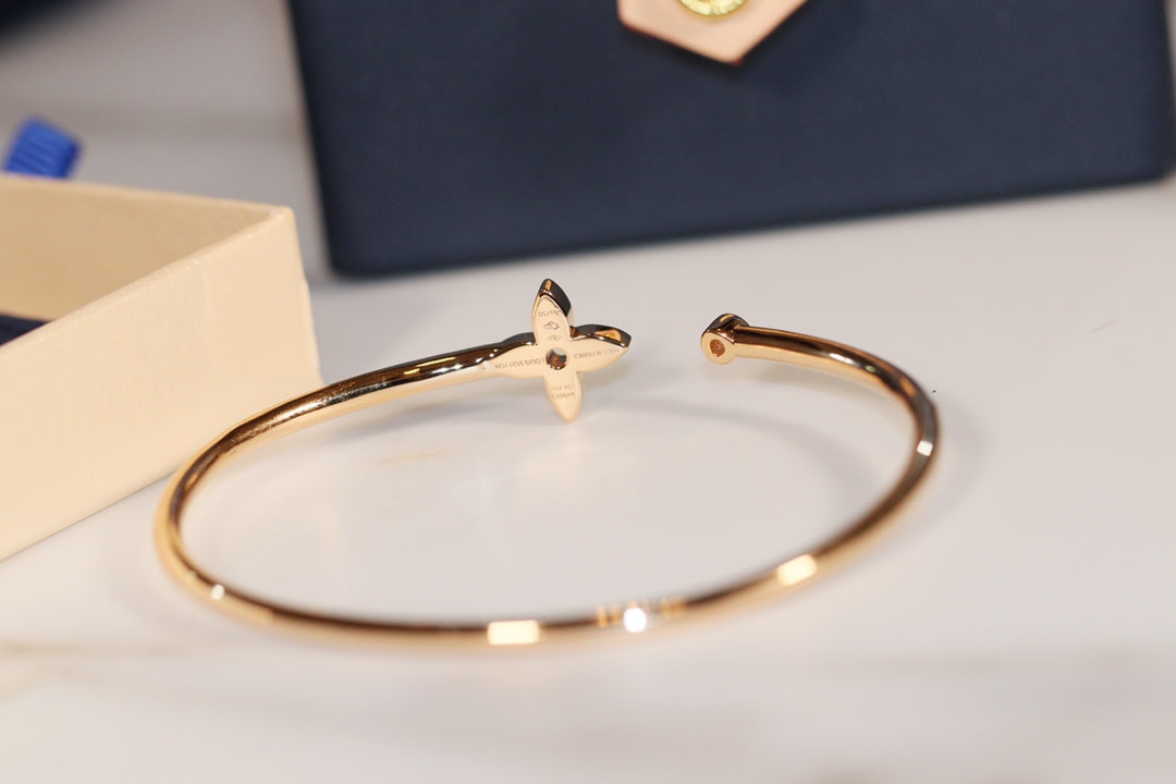 LOUIS VUITTON IDYLLE GOLD OPEN BRACELET DIAMOND PAVED