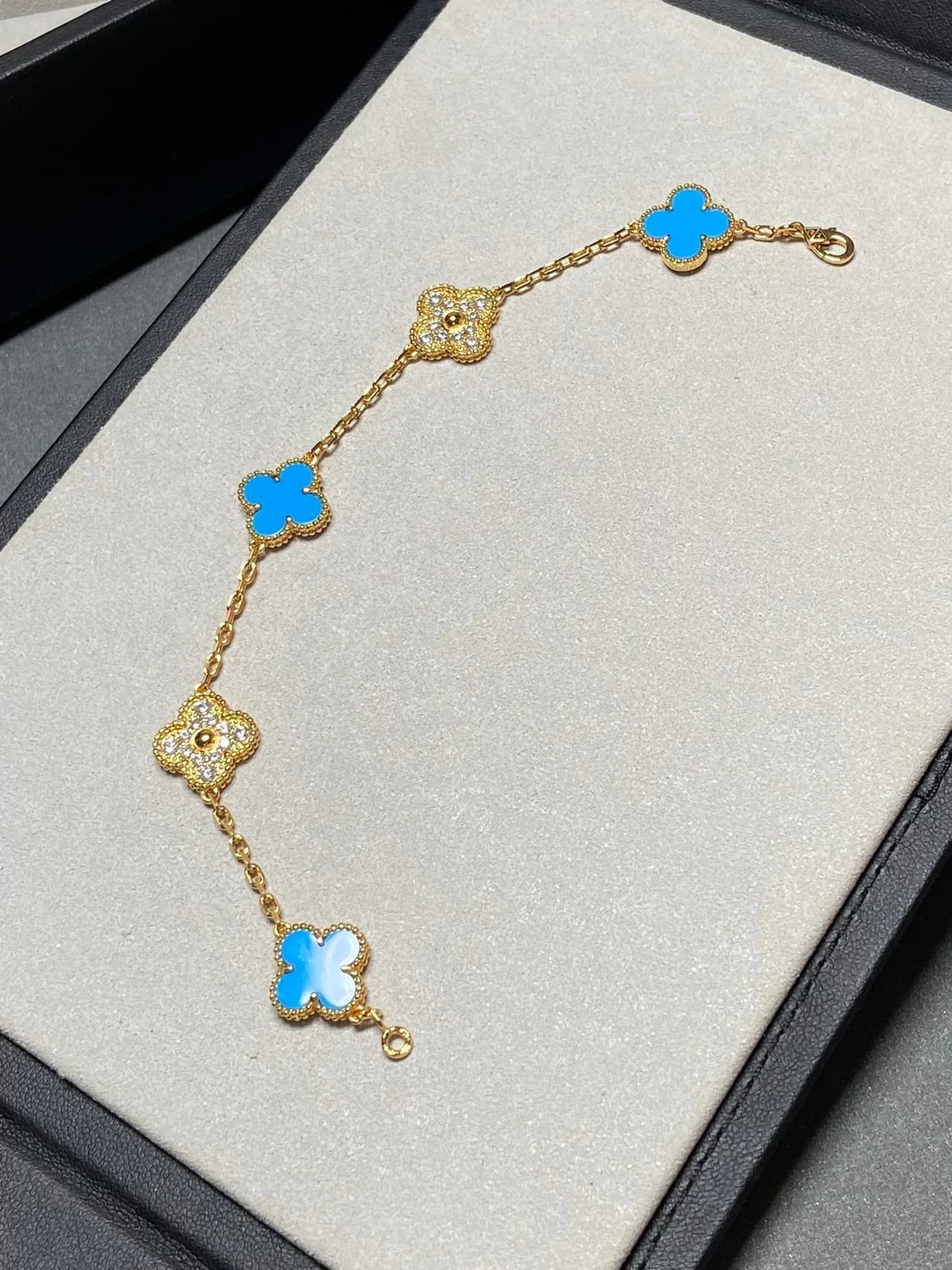 VCA CLOVER 5 MOTIF BLUE AGATE BRACELET COLLECTION