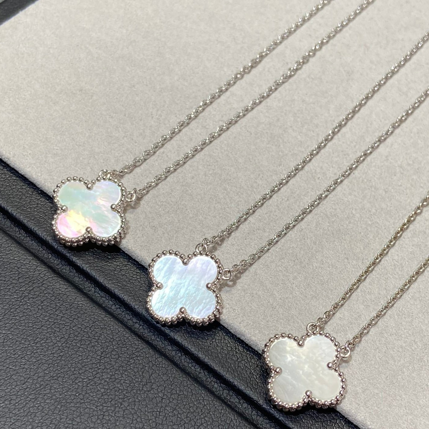 VCA CLOVER MEDIUM SILVER WHITE MOP NECKLACE